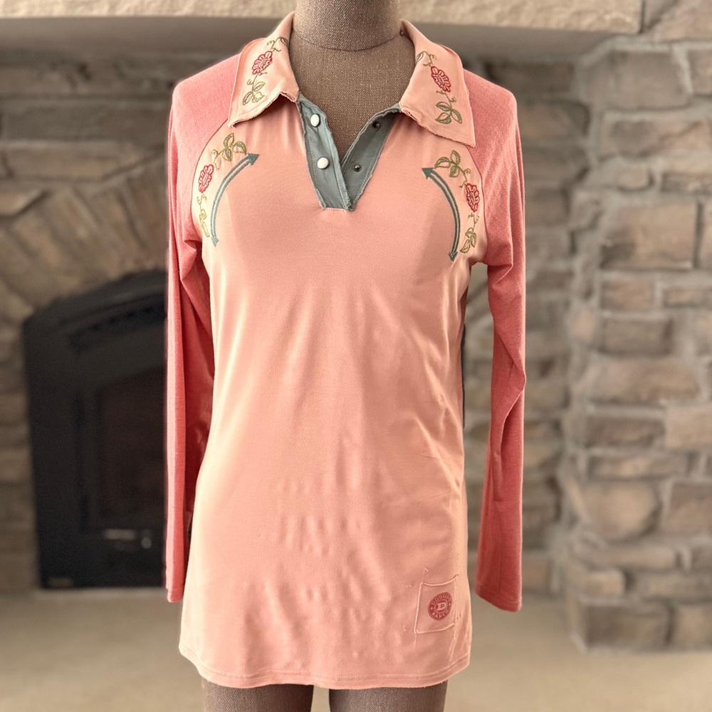 🚩 🆕 NWT Double D Ranch Bucking Horse Top.  Size: XS